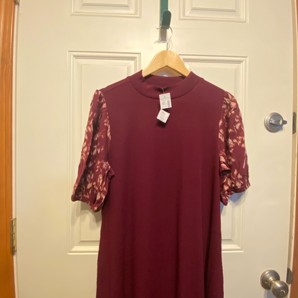 Mockneck Short Sleeve Swing Dress with Pockets size M NWT - Picture 4 of 5